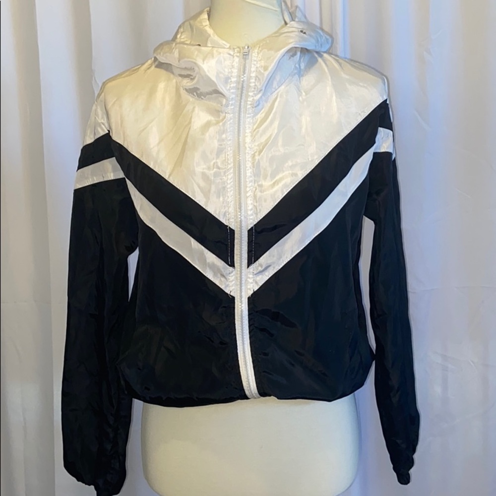 Wind Breaker - Picture 2 of 4